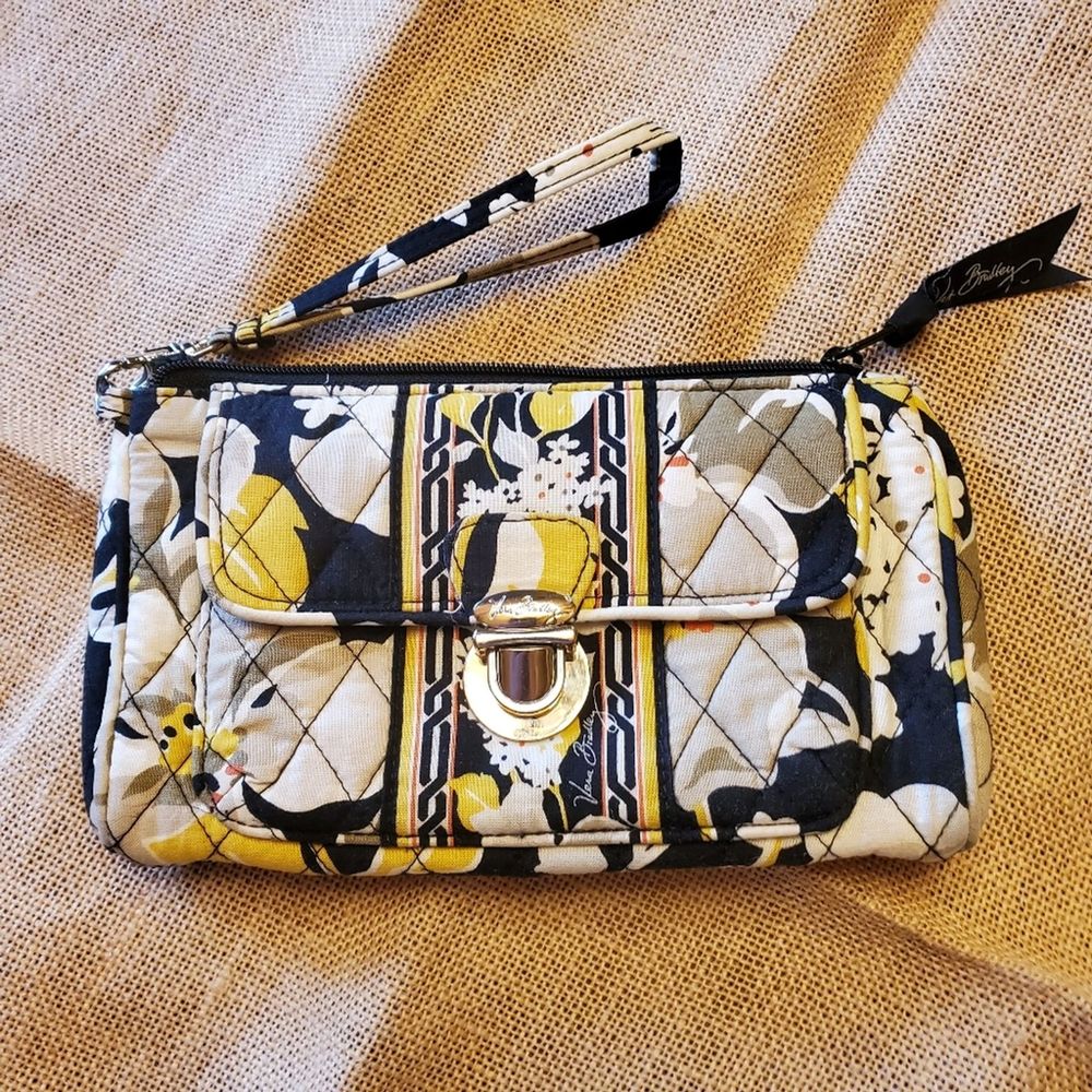Vera Bradley wristlet/clutch in Dogwood